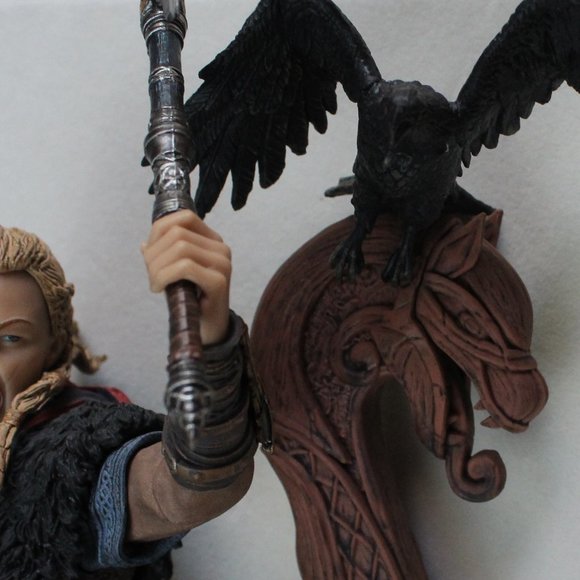 Assassin's Creed Valhalla Collector's Edition Female Eivor Statue with Box - Picture 5 of 9